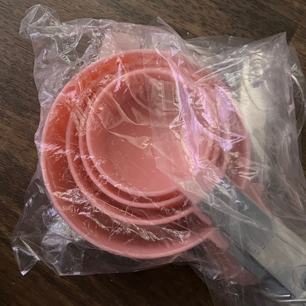 Pink Measuring Cups Set